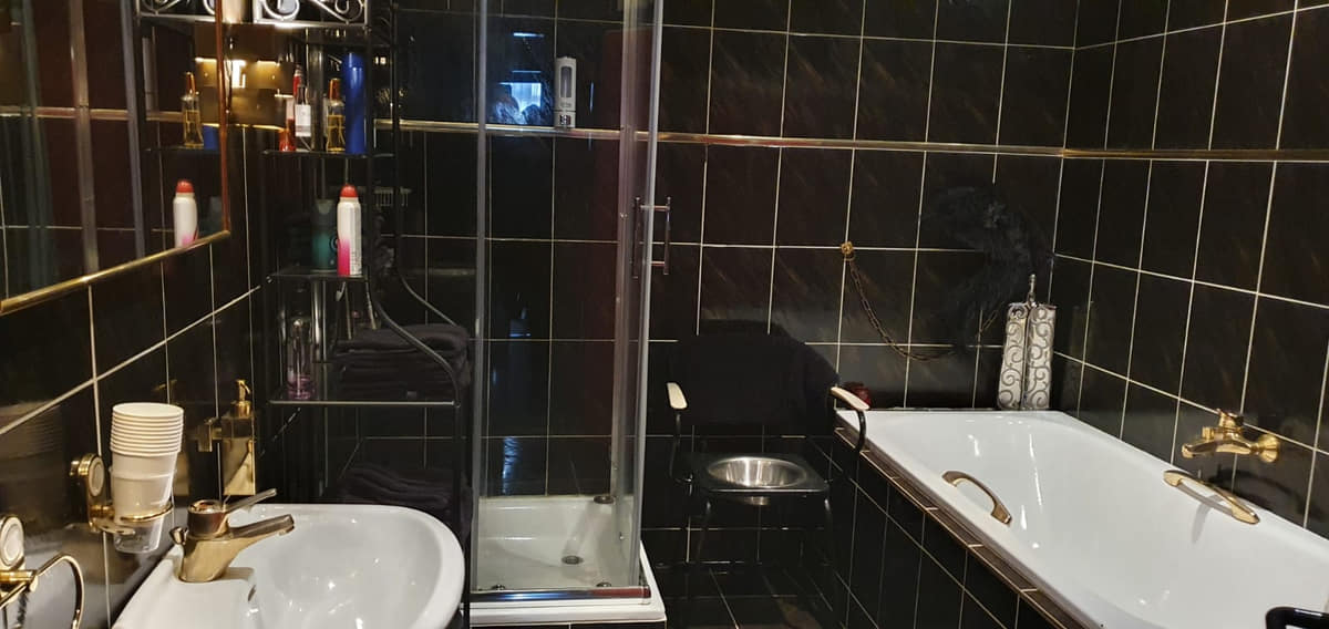 doma-sm-badkamer-met-voldoende-handdoeken